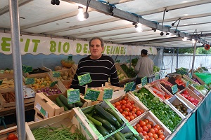 Le Petit Bio des Yvelines  fruits et légumes au marché de Verneuil sur Seine
